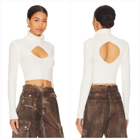 superdown Sweaters - Frankie Keyhole Top in White